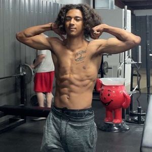 Meet your Posher, Devan